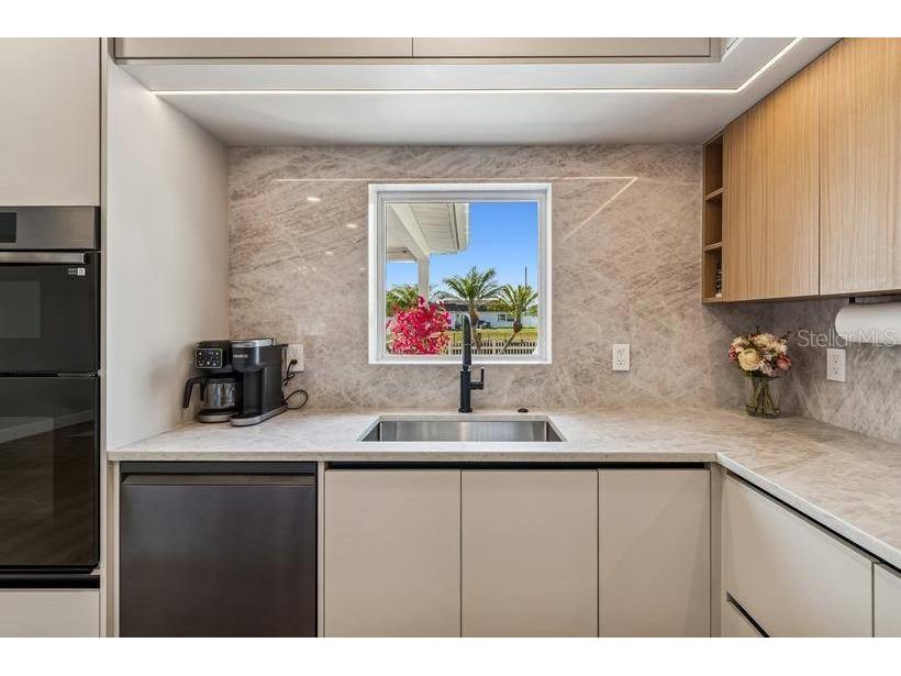 8722 Hickorywood Lane Tampa FL 33615 - CANAL TO TAMPA BAY TB8518149 image8