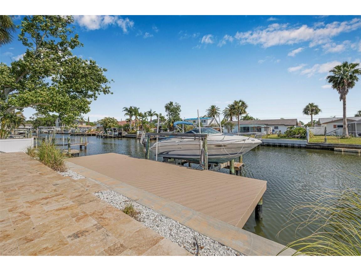 8722 Thornwood Lane Tampa FL 33615 TB8383405 image14