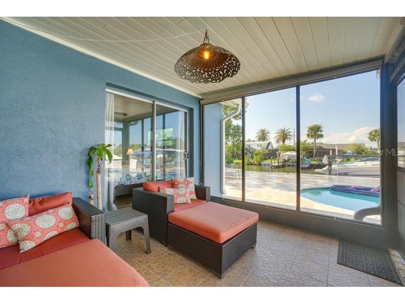 8722 Thornwood Lane Tampa FL 33615 TB8383405 image15