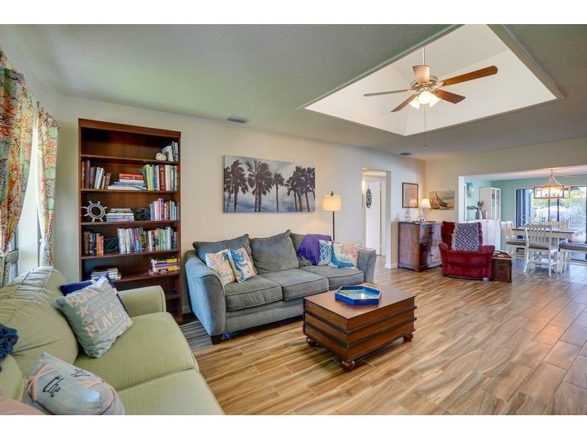 8722 Thornwood Lane Tampa FL 33615 TB8383405 image17