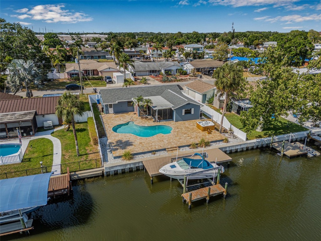 8722 Thornwood Lane Tampa FL 33615 TB8383405 image2