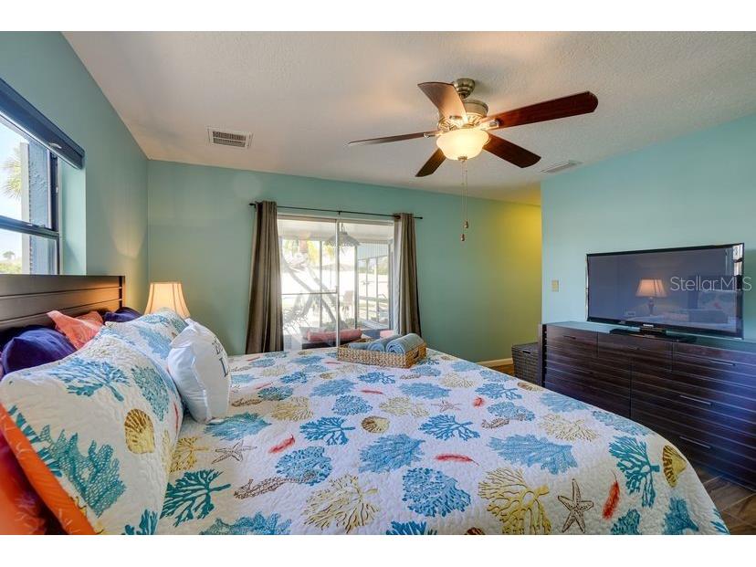 8722 Thornwood Lane Tampa FL 33615 TB8383405 image30