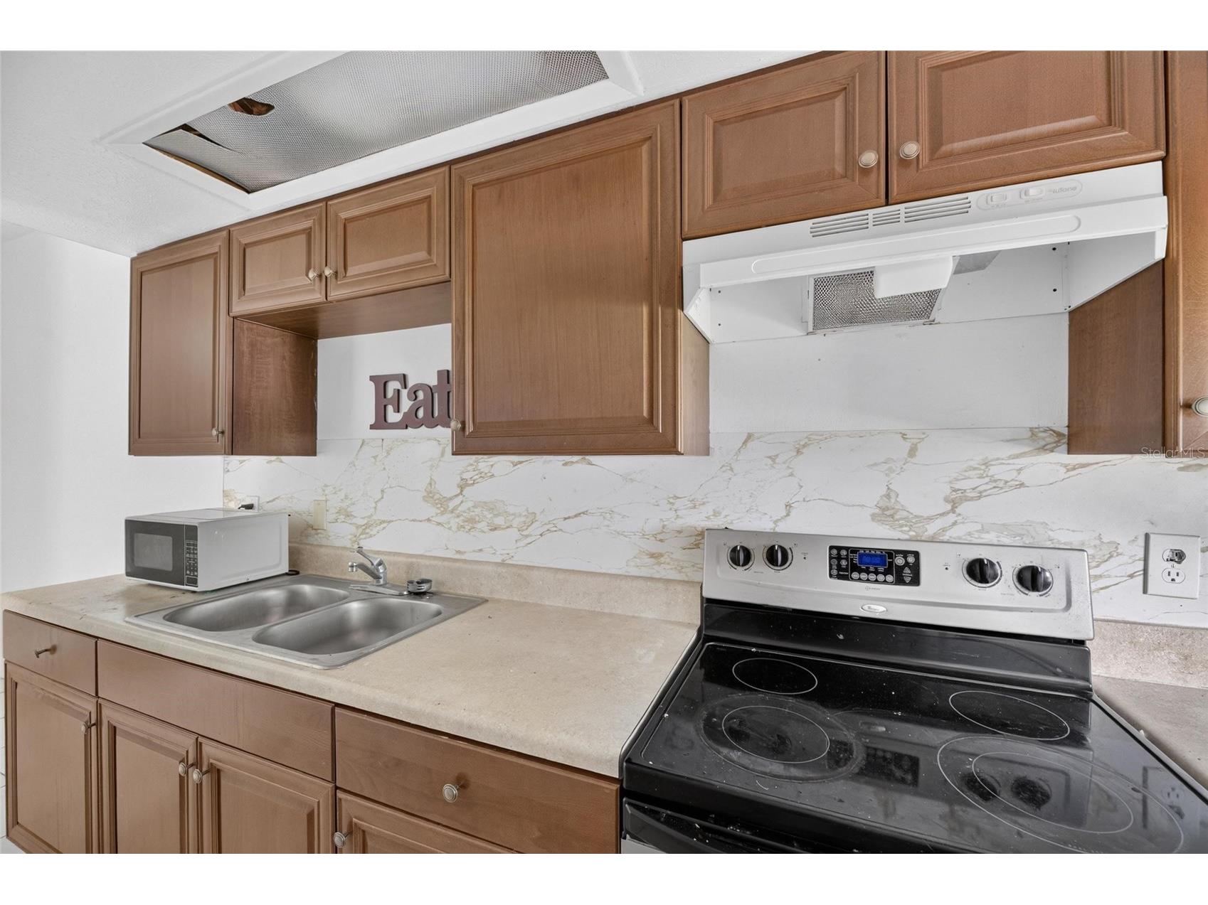 8723 & 8724 N 48th Street Tampa FL 33617 TB8523844 image12