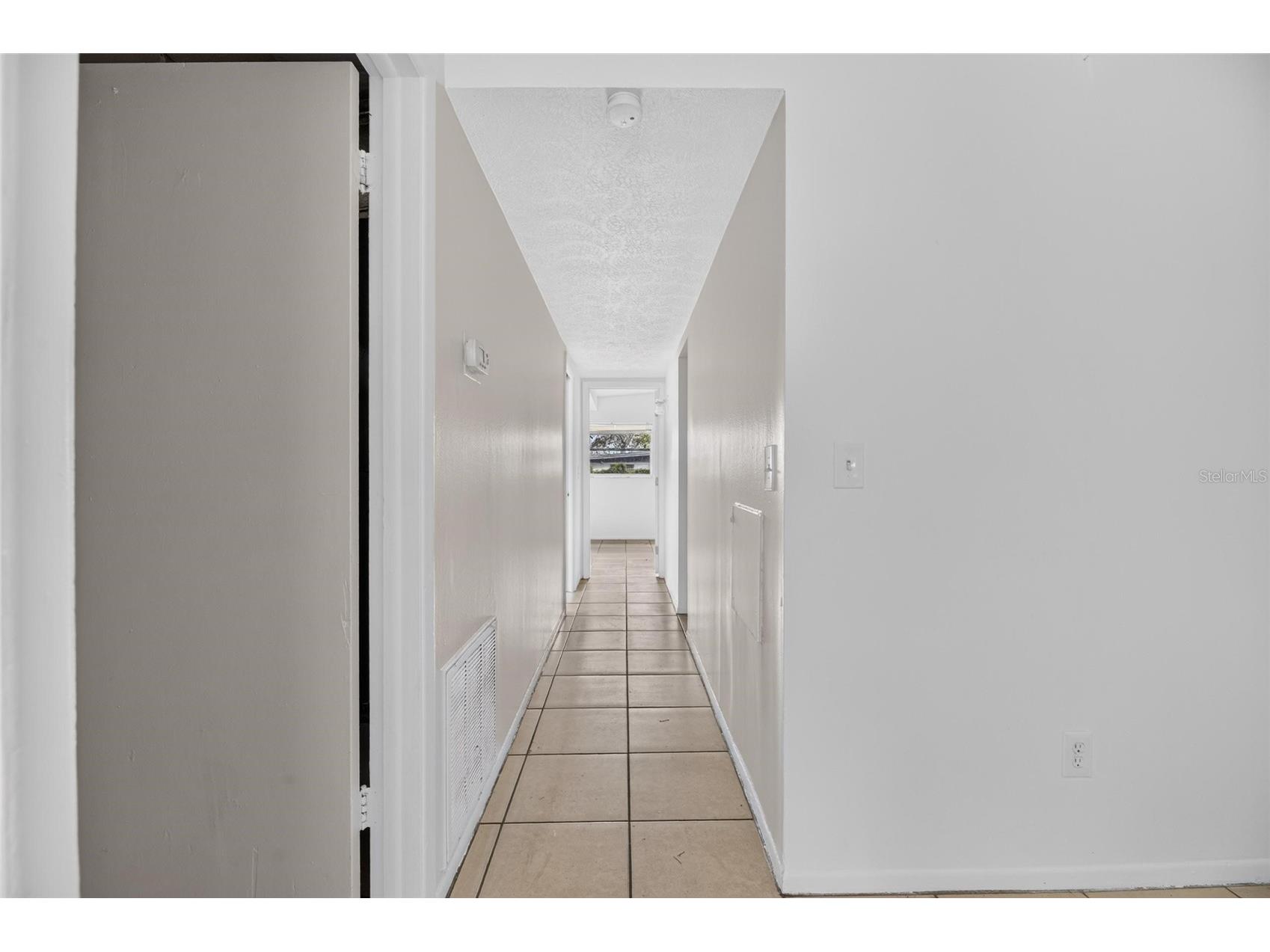 8723 & 8724 N 48th Street Tampa FL 33617 TB8523844 image15