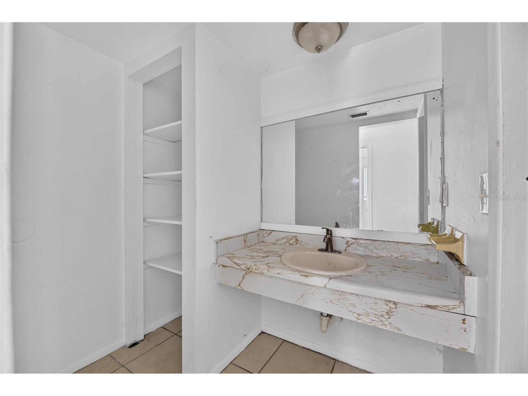 8723 & 8724 N 48th Street Tampa FL 33617 TB8523844 image20