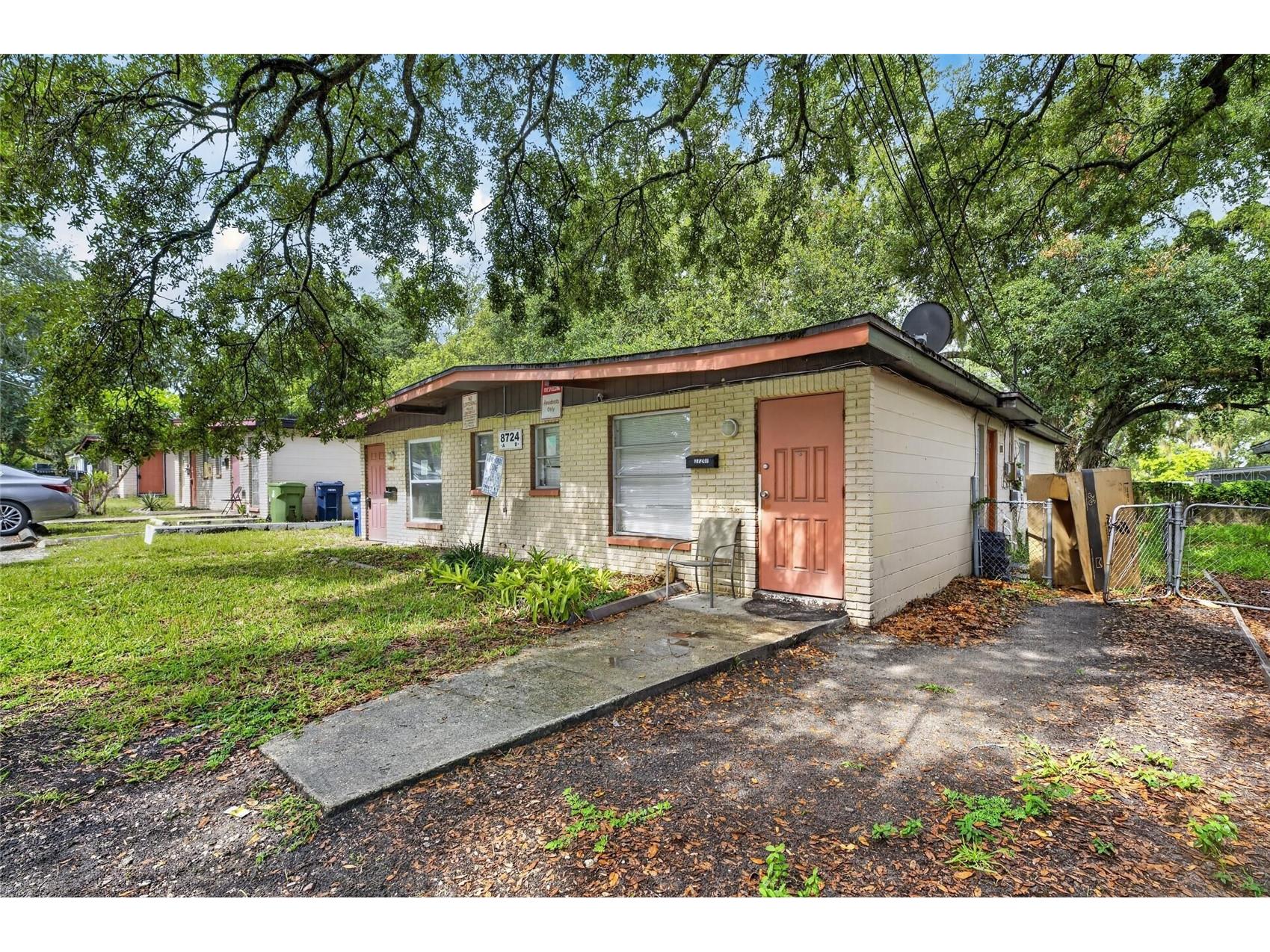 8723 & 8724 N 48th Street Tampa FL 33617 TB8523844 image4