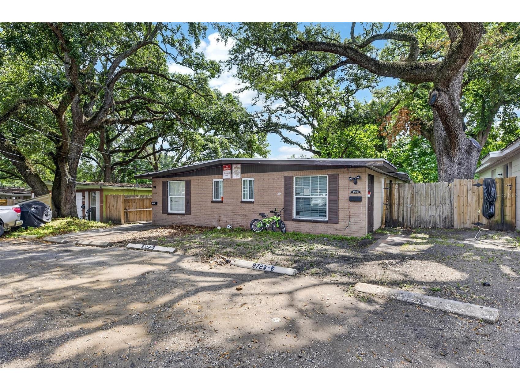 8723 & 8724 N 48th Street Tampa FL 33617 TB8523844 image5