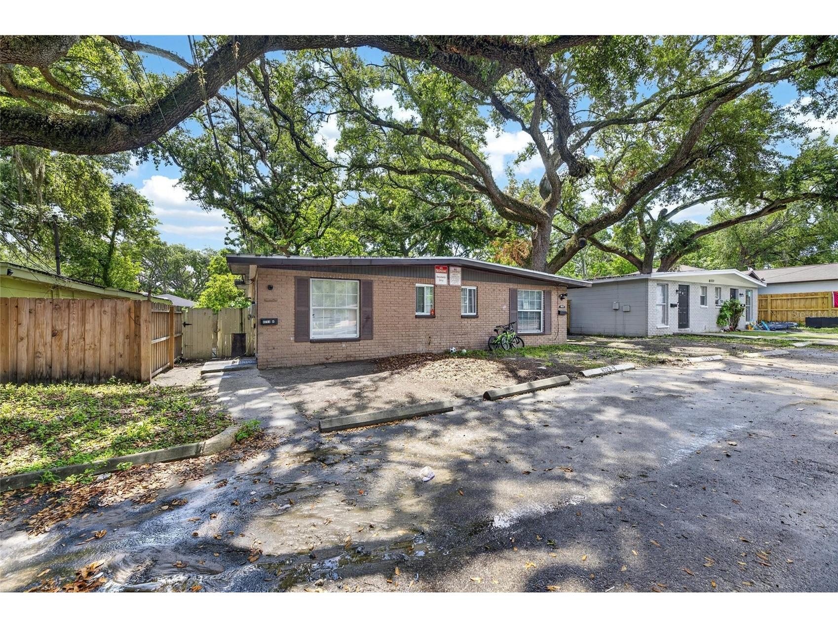 8723 & 8724 N 48th Street Tampa FL 33617 TB8523844 image6