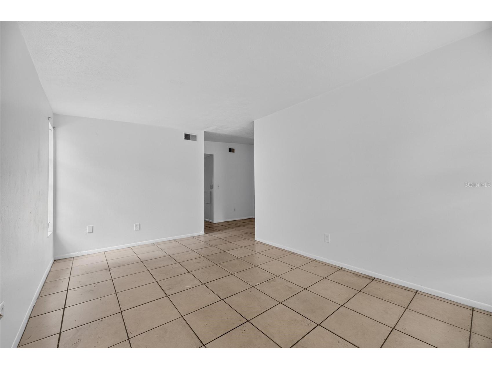 8723 & 8724 N 48th Street Tampa FL 33617 TB8523844 image8