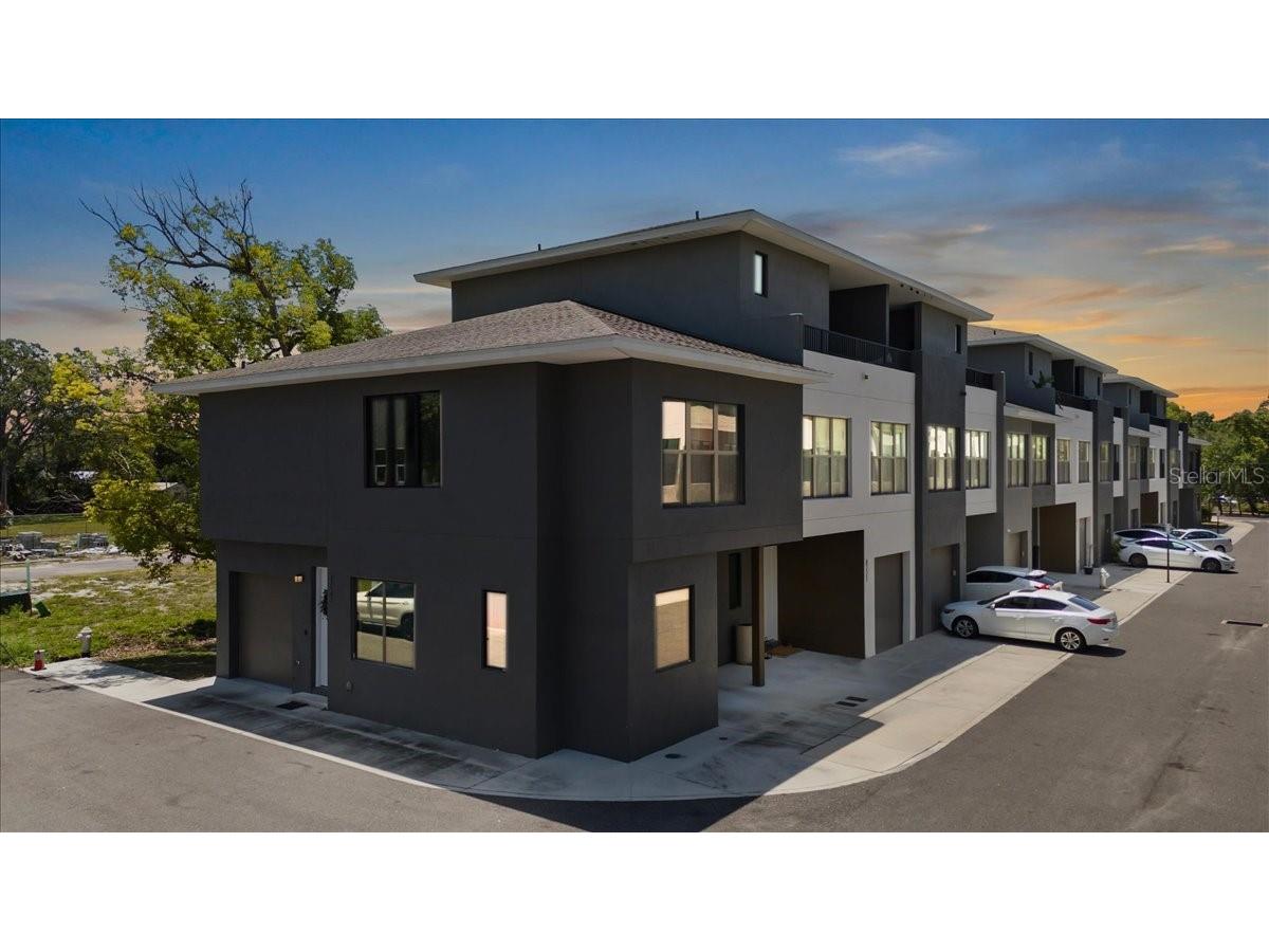 8723 Palm Ranches Place Tampa FL 33614 TB8382751 image1