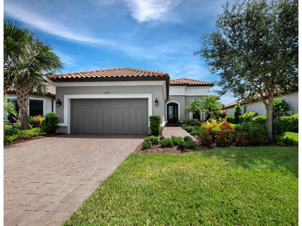 8724 Amaretto Avenue Sarasota FL 34238 A4581025 image1