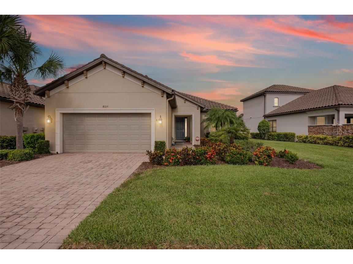 8725 Amaretto Avenue Sarasota FL 34238 A4667771 image2