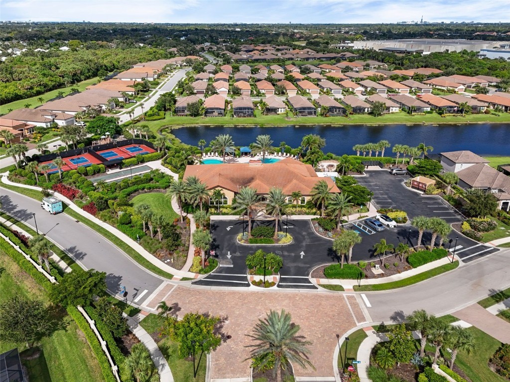 8725 Amaretto Avenue Sarasota FL 34238 A4667771 image55