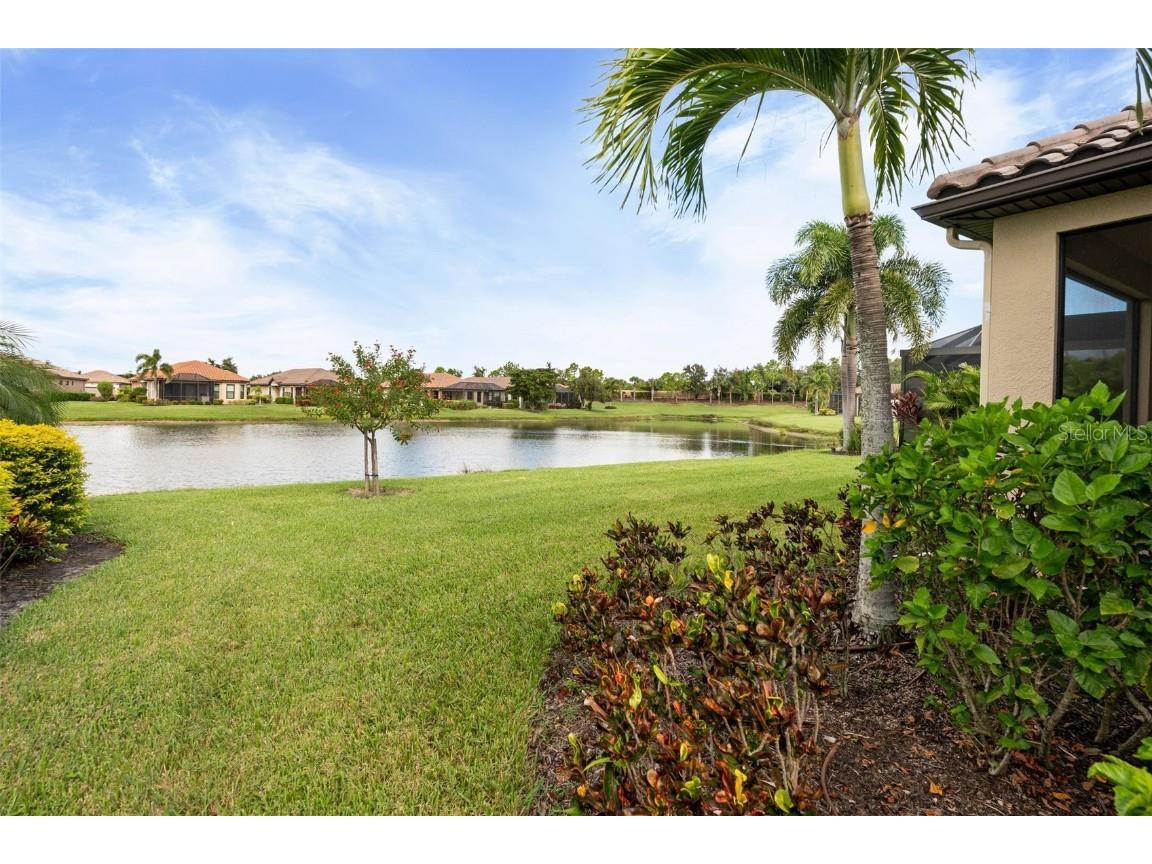 8725 Amaretto Avenue Sarasota FL 34238 A4667771 image9