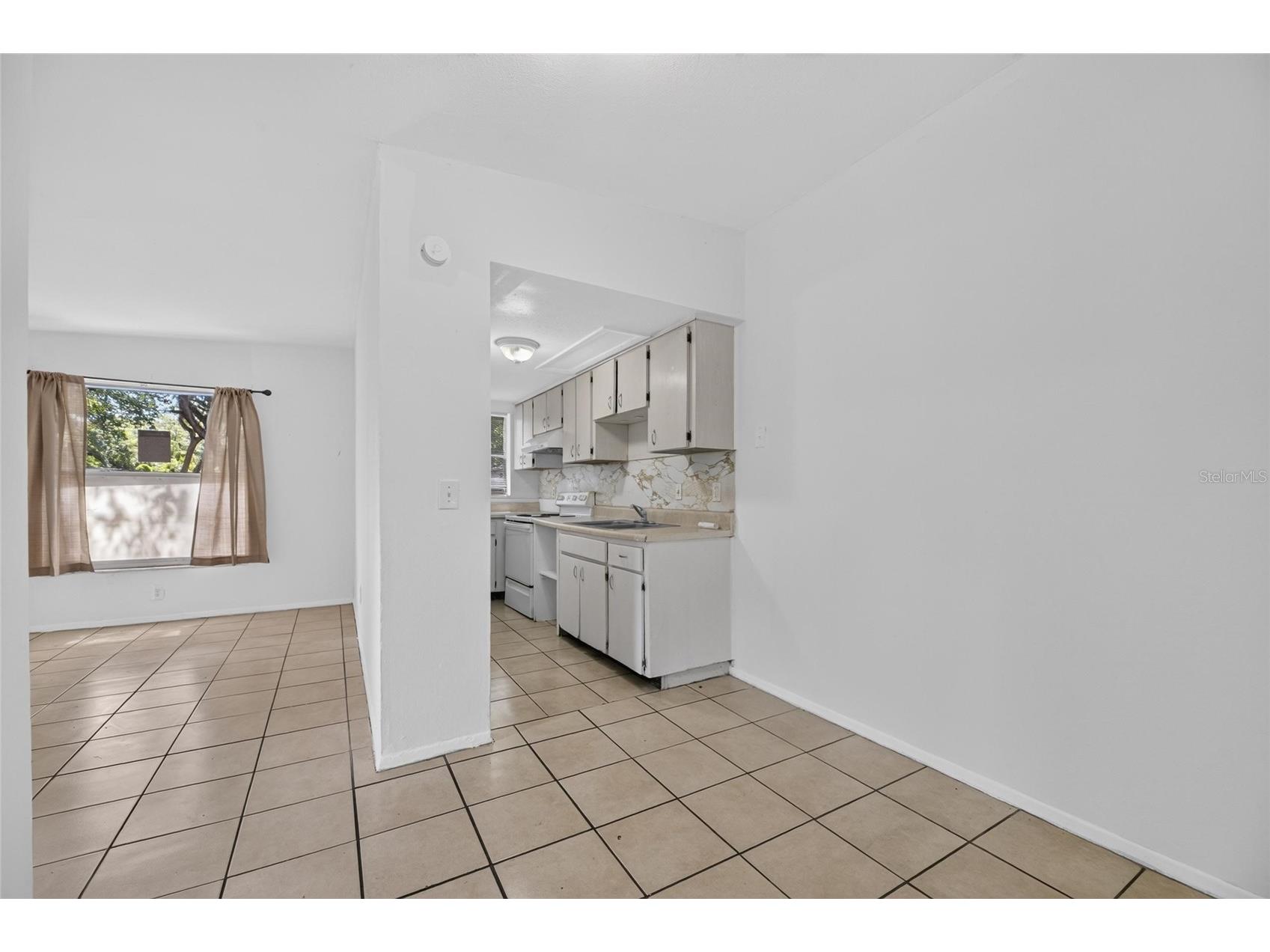 8726 & 8728 N 48th Street Tampa FL 33617 TB8523851 image10