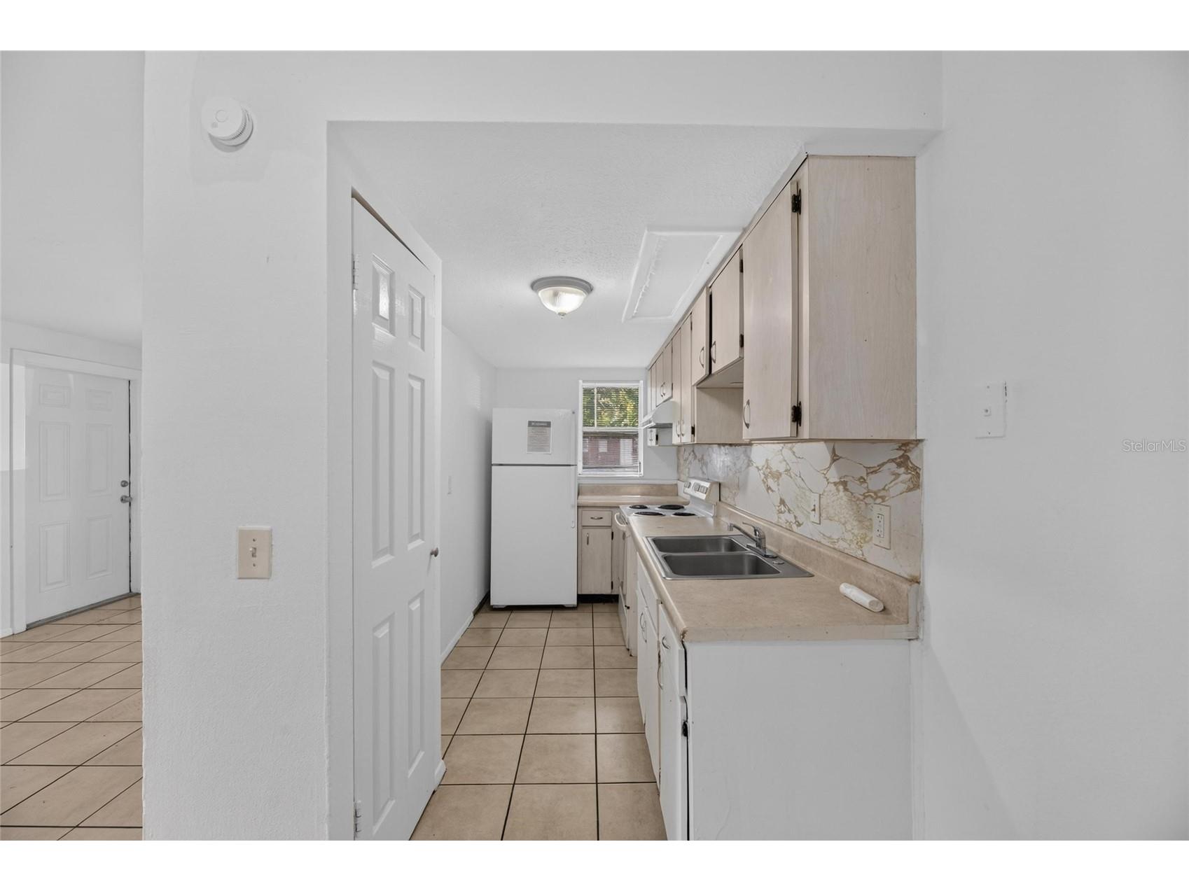 8726 & 8728 N 48th Street Tampa FL 33617 TB8523851 image11