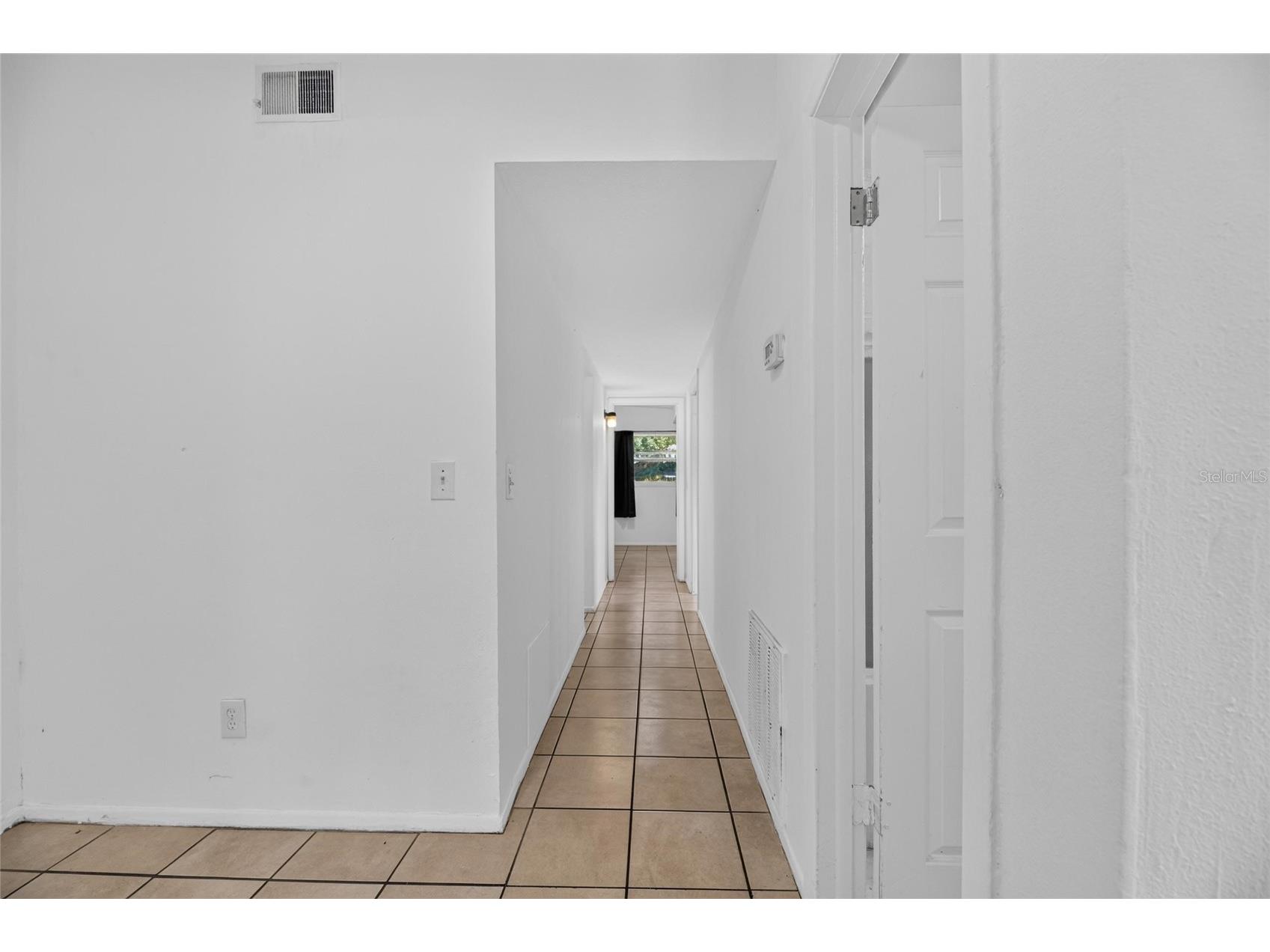 8726 & 8728 N 48th Street Tampa FL 33617 TB8523851 image14