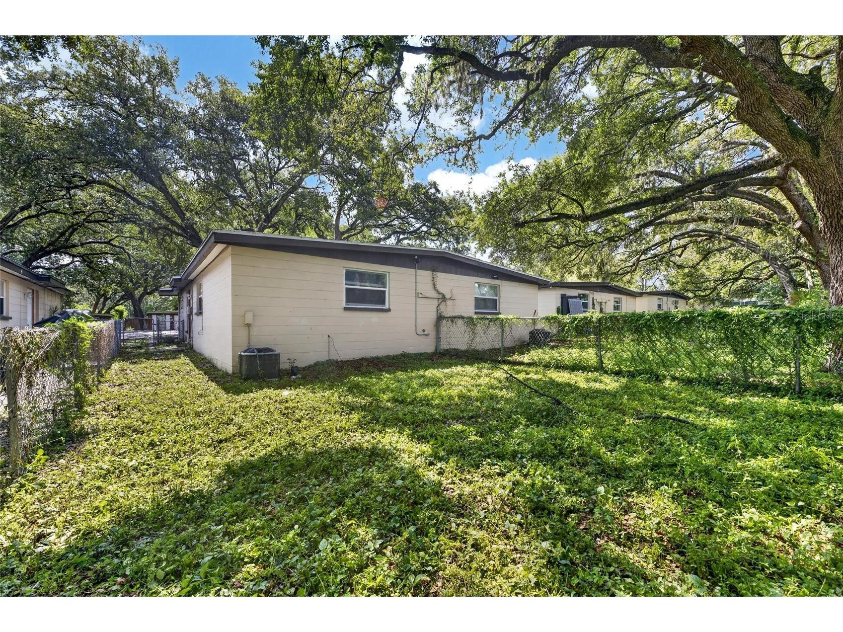 8726 & 8728 N 48th Street Tampa FL 33617 TB8523851 image27