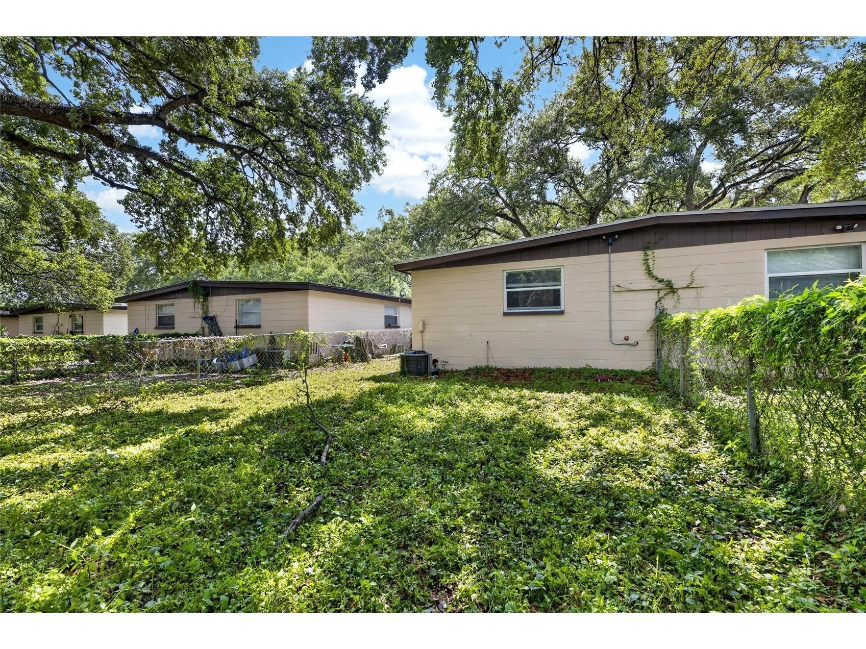 8726 & 8728 N 48th Street Tampa FL 33617 TB8523851 image28