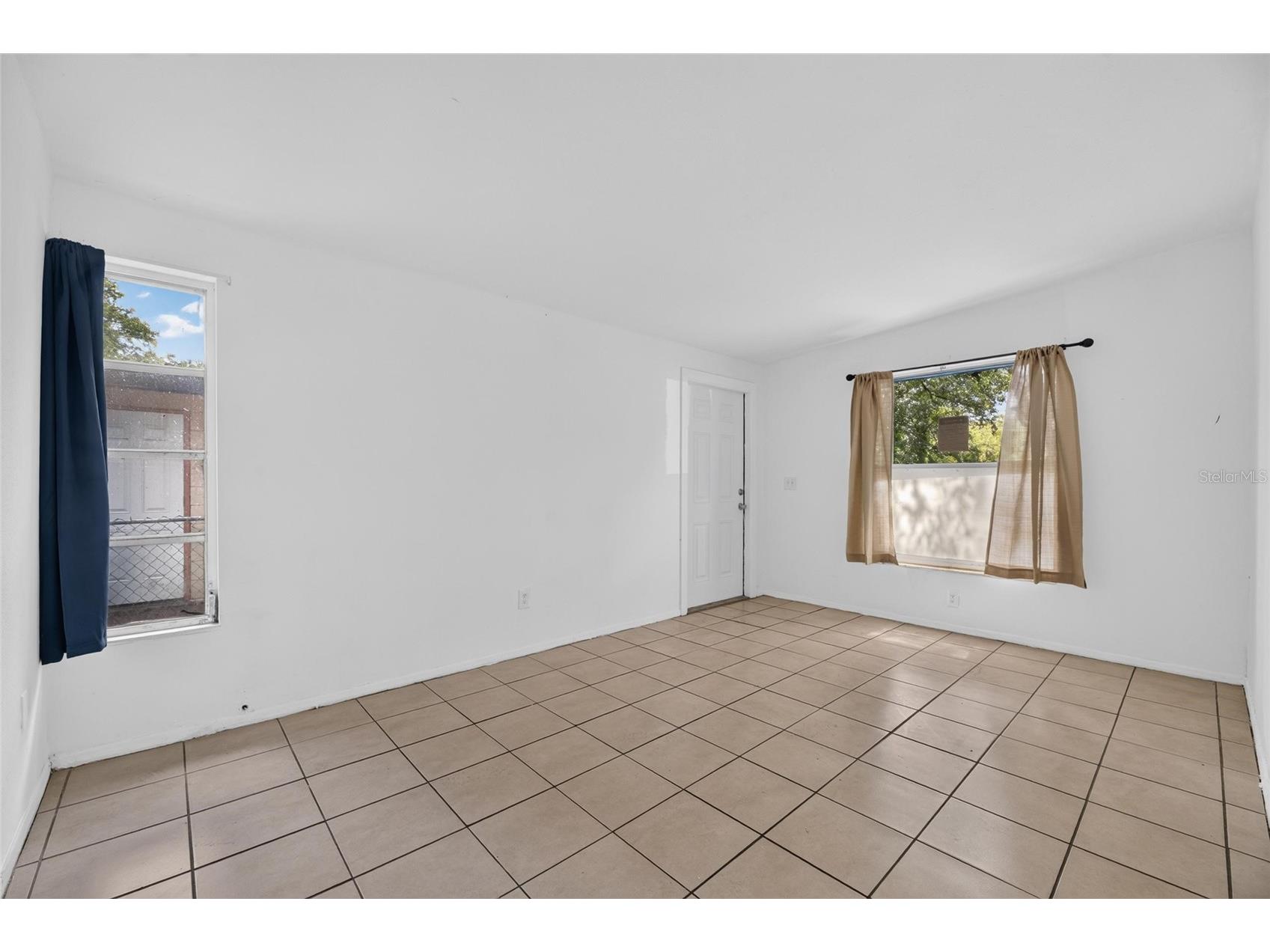 8726 & 8728 N 48th Street Tampa FL 33617 TB8523851 image7