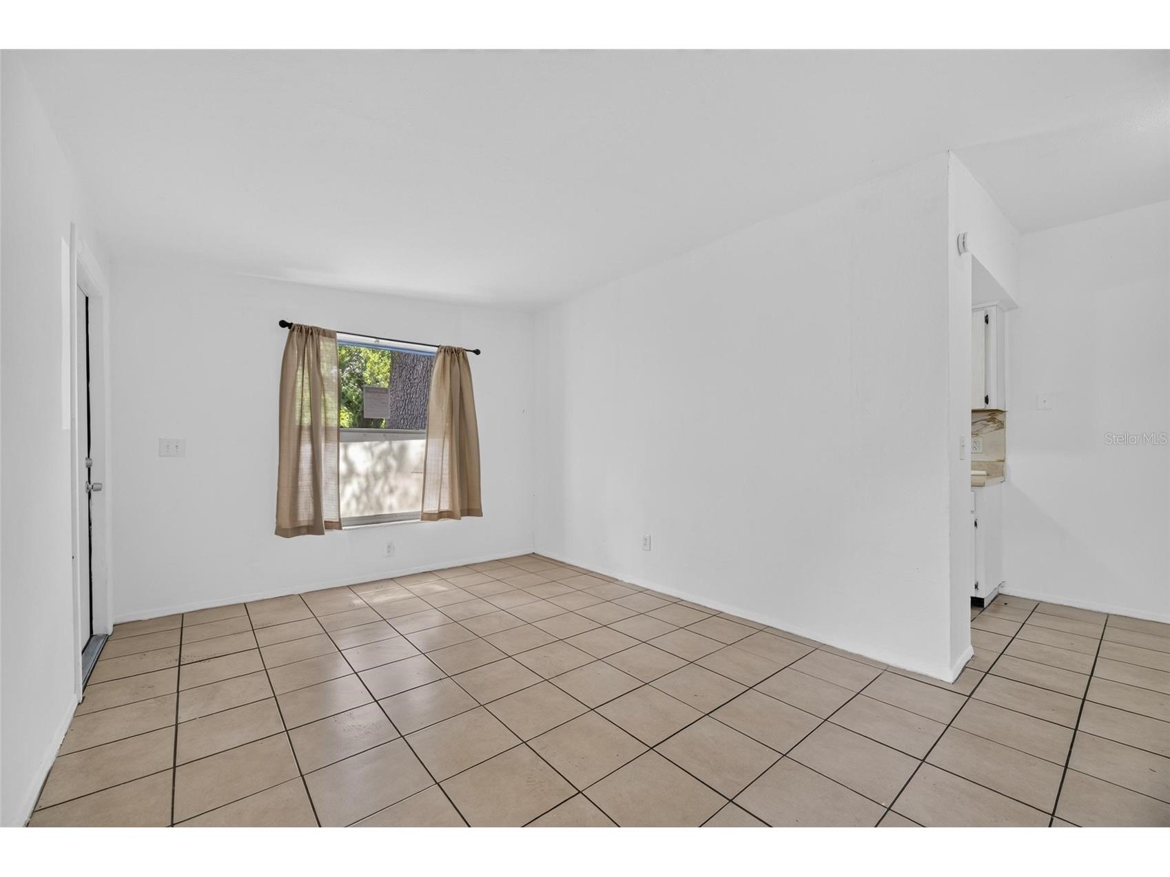 8726 & 8728 N 48th Street Tampa FL 33617 TB8523851 image8