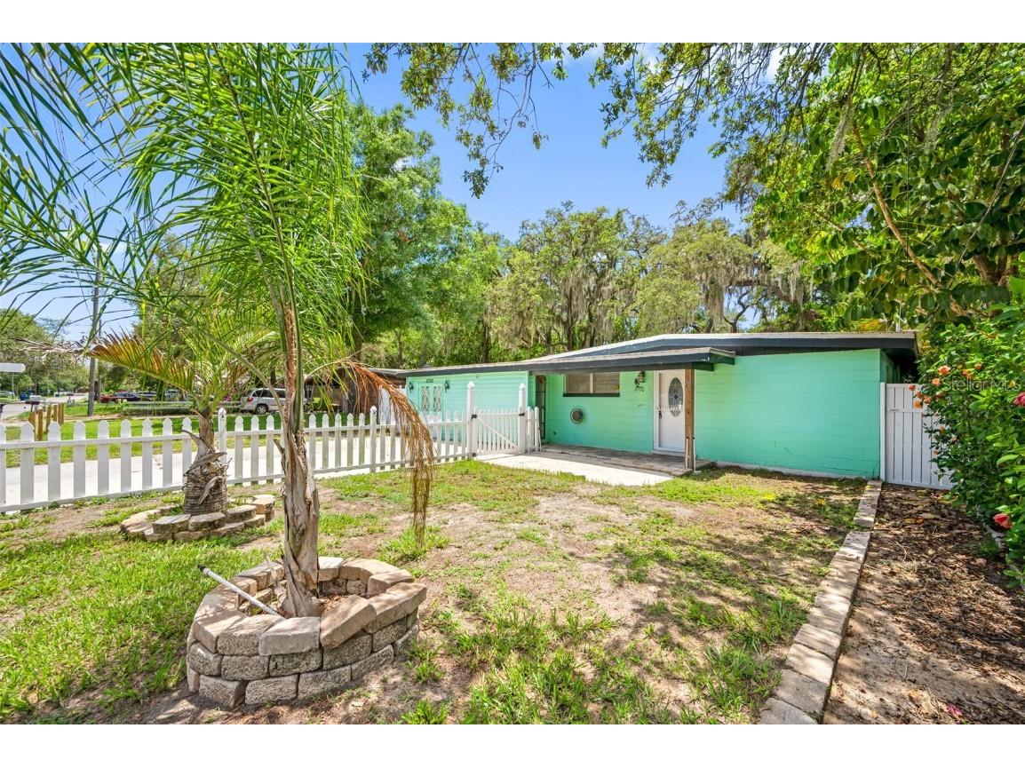 8730 N Hyaleah Road Tampa FL 33617 T3451160 image1