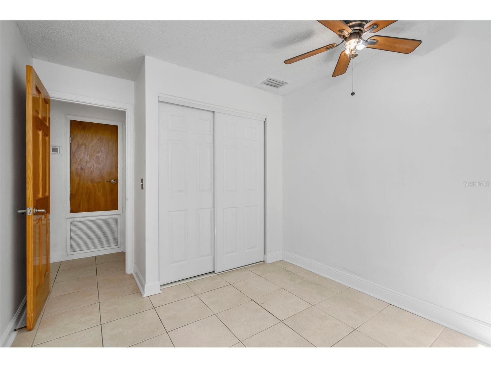 8732 Overlook Drive Tampa FL 33617 O6413812 image29