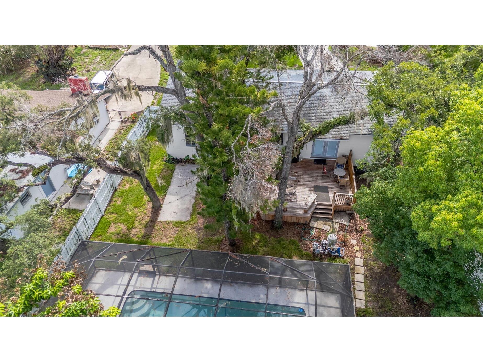 8732 Overlook Drive Tampa FL 33617 O6413812 image39