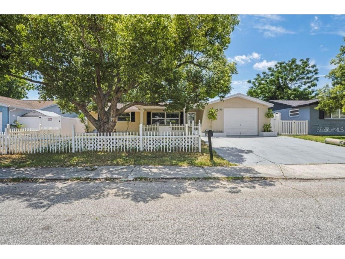 8733 Goshen Lane Port Richey FL 34668 TB8375296 image1