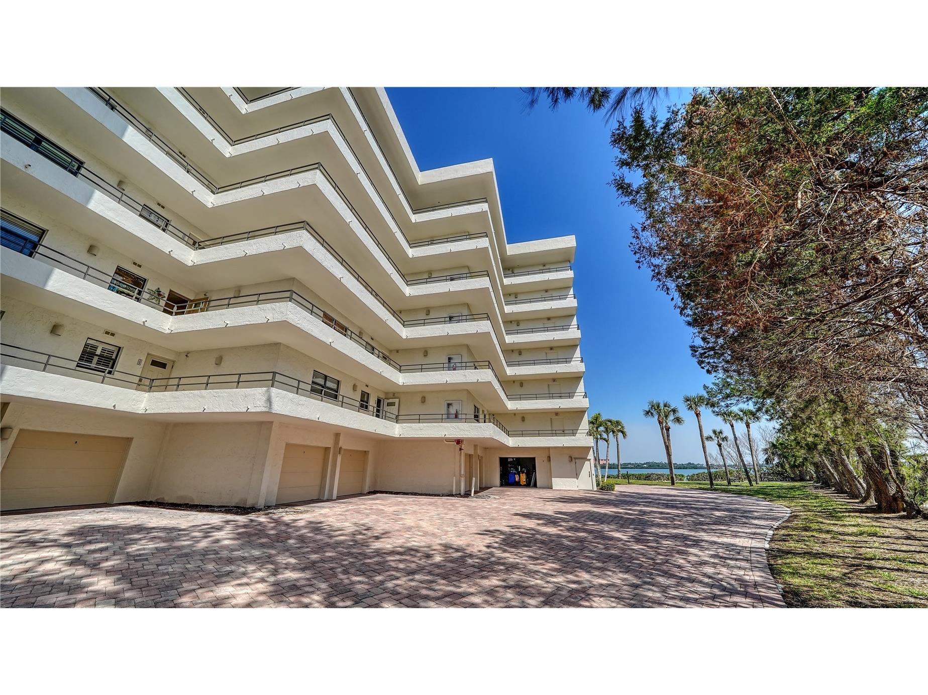 8735 Midnight Pass Road #105B Sarasota FL 34242 A4684402 image3