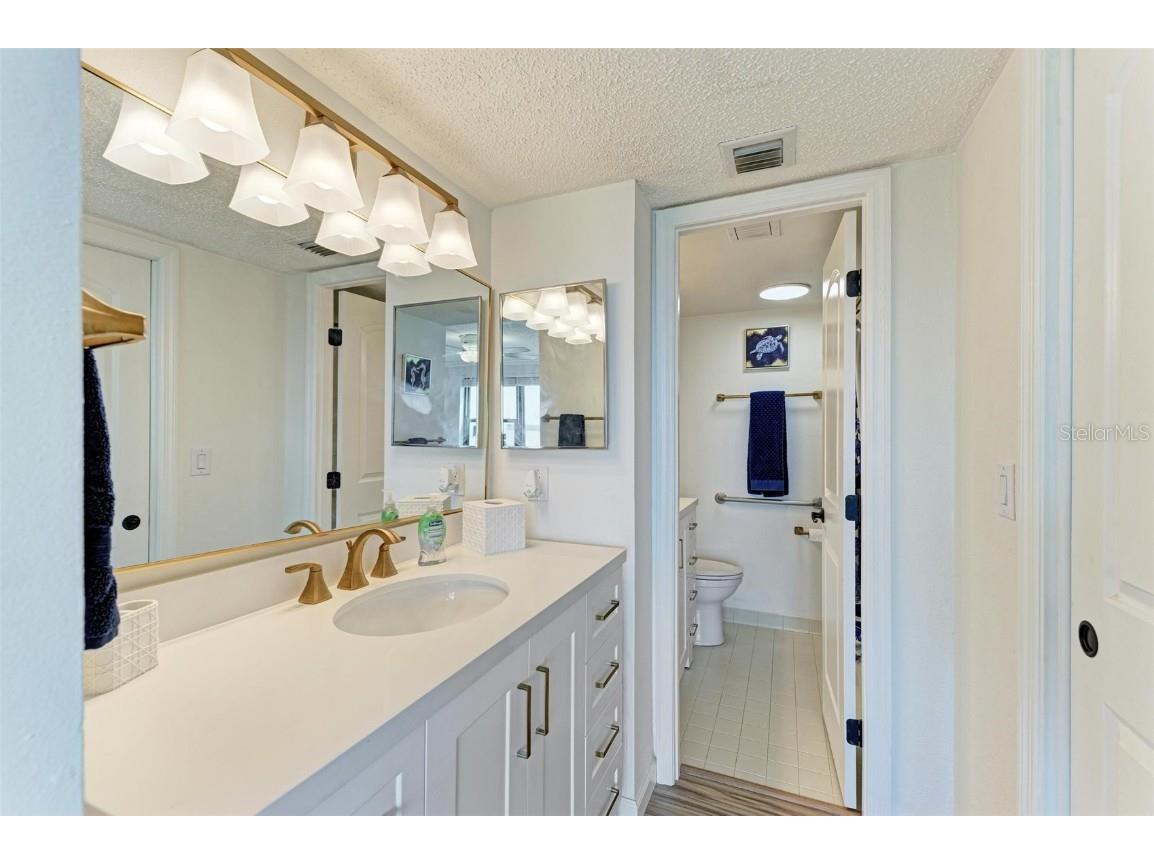 8735 Midnight Pass Road #107B Sarasota FL 34242 A4619765 image33