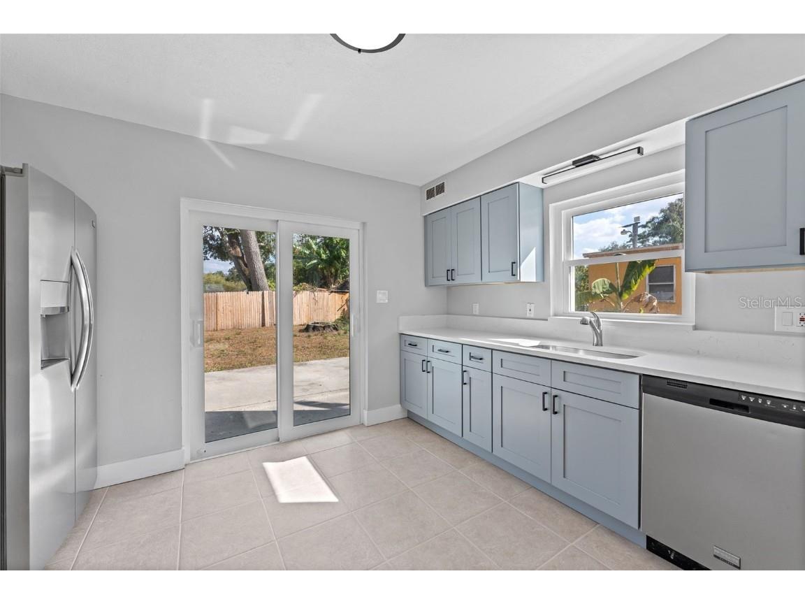 8737 N Tangerine Place Tampa FL 33617 TB8448855 image14