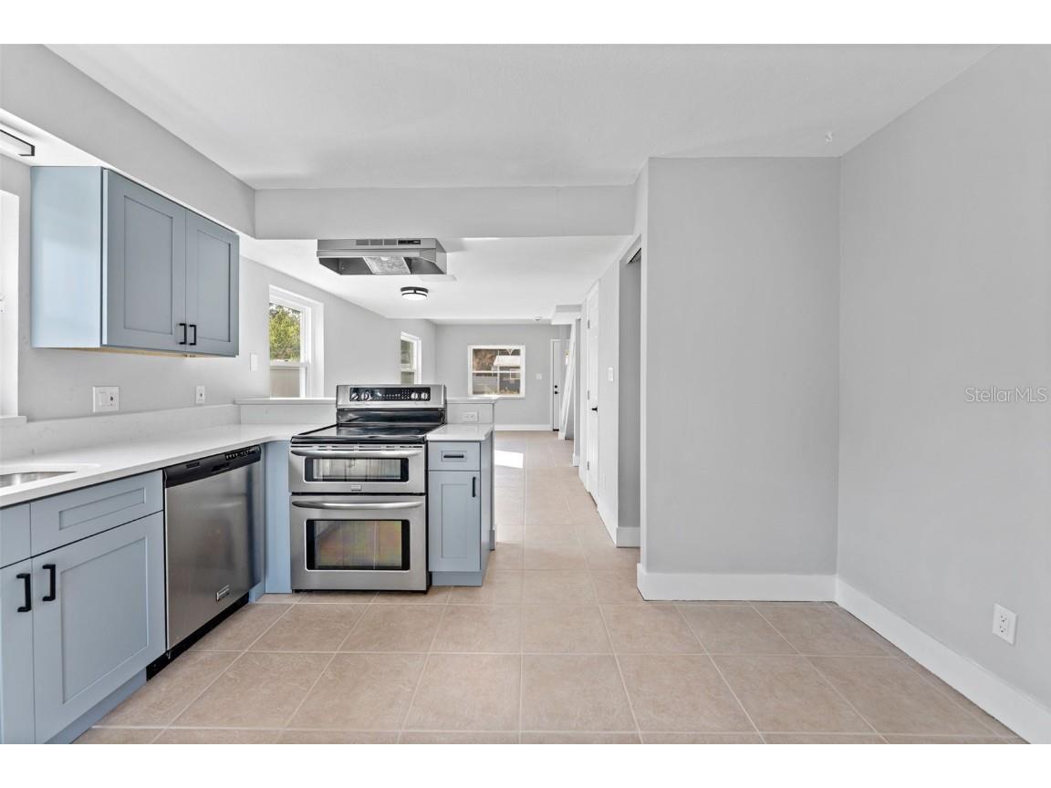 8737 N Tangerine Place Tampa FL 33617 TB8448855 image15