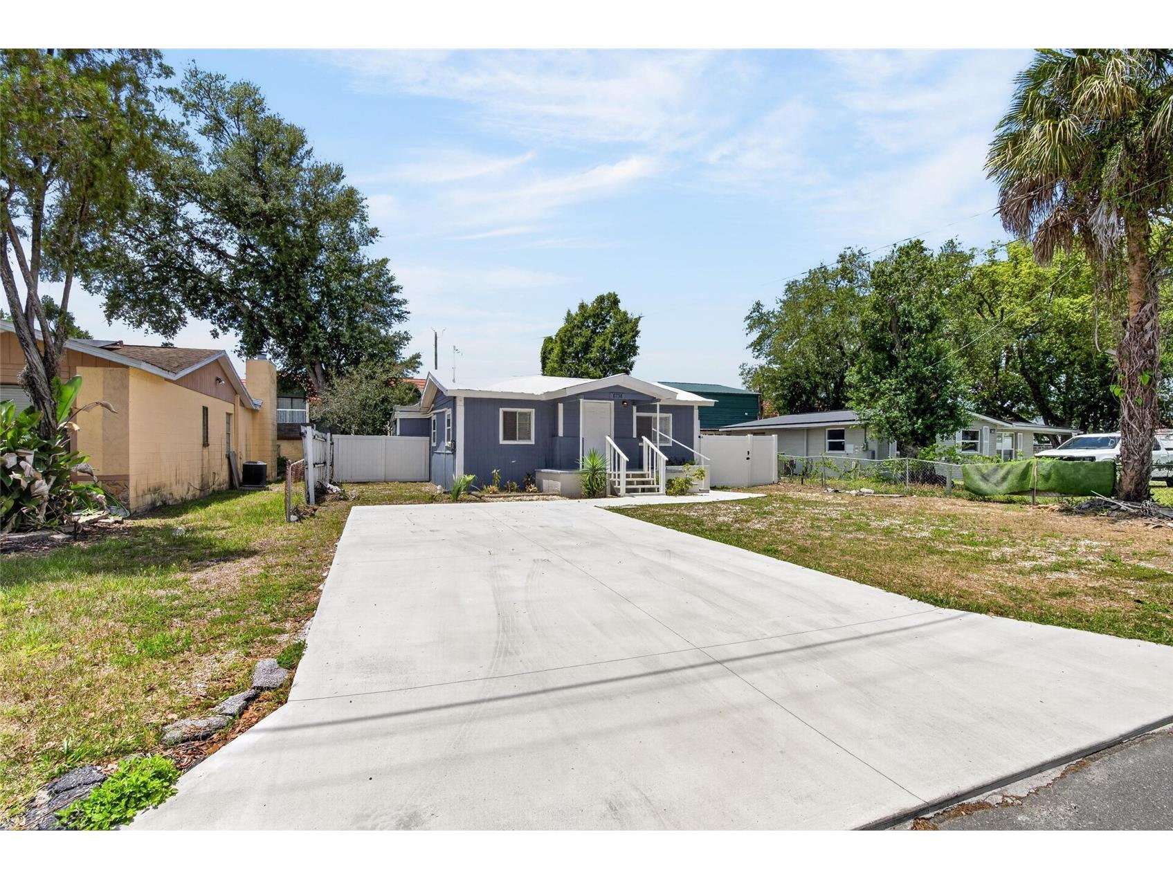 8738 N Tangerine Place Tampa FL 33617 TB8505989 image5