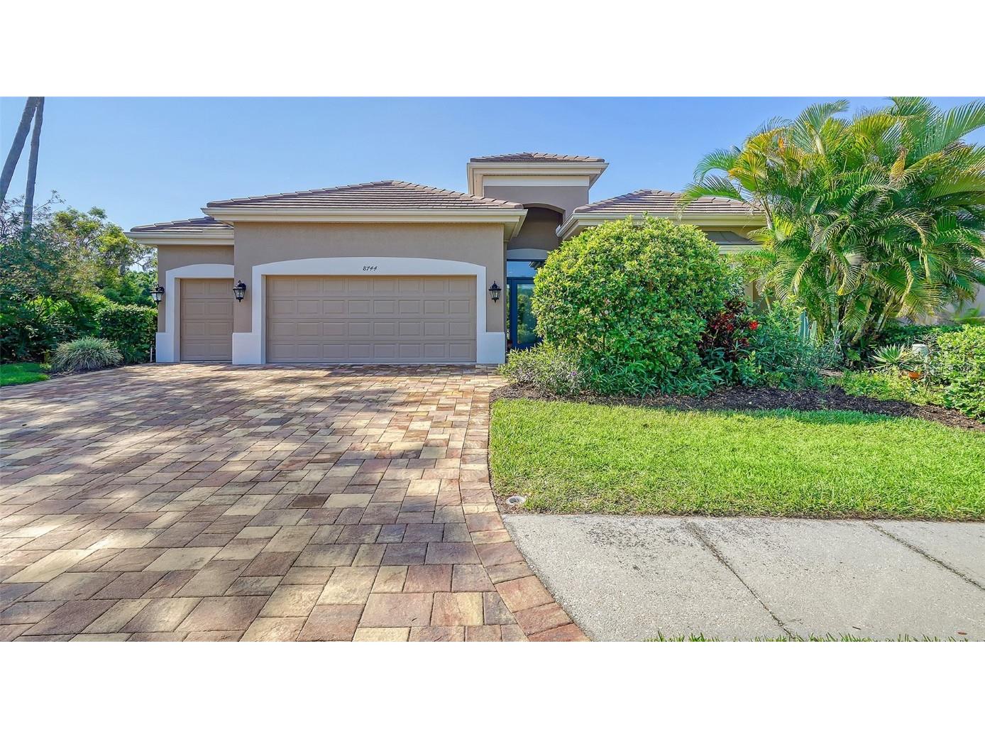 8744 51st Terrace E Bradenton FL 34211 A4607084 image1