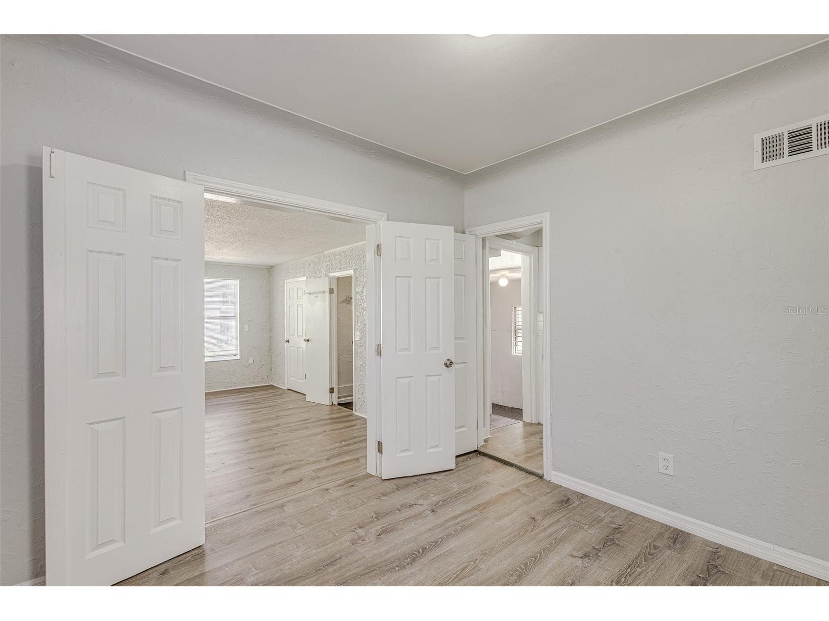 875 19th Avenue S #1/2 Saint Petersburg FL 33705 L4958643 image7