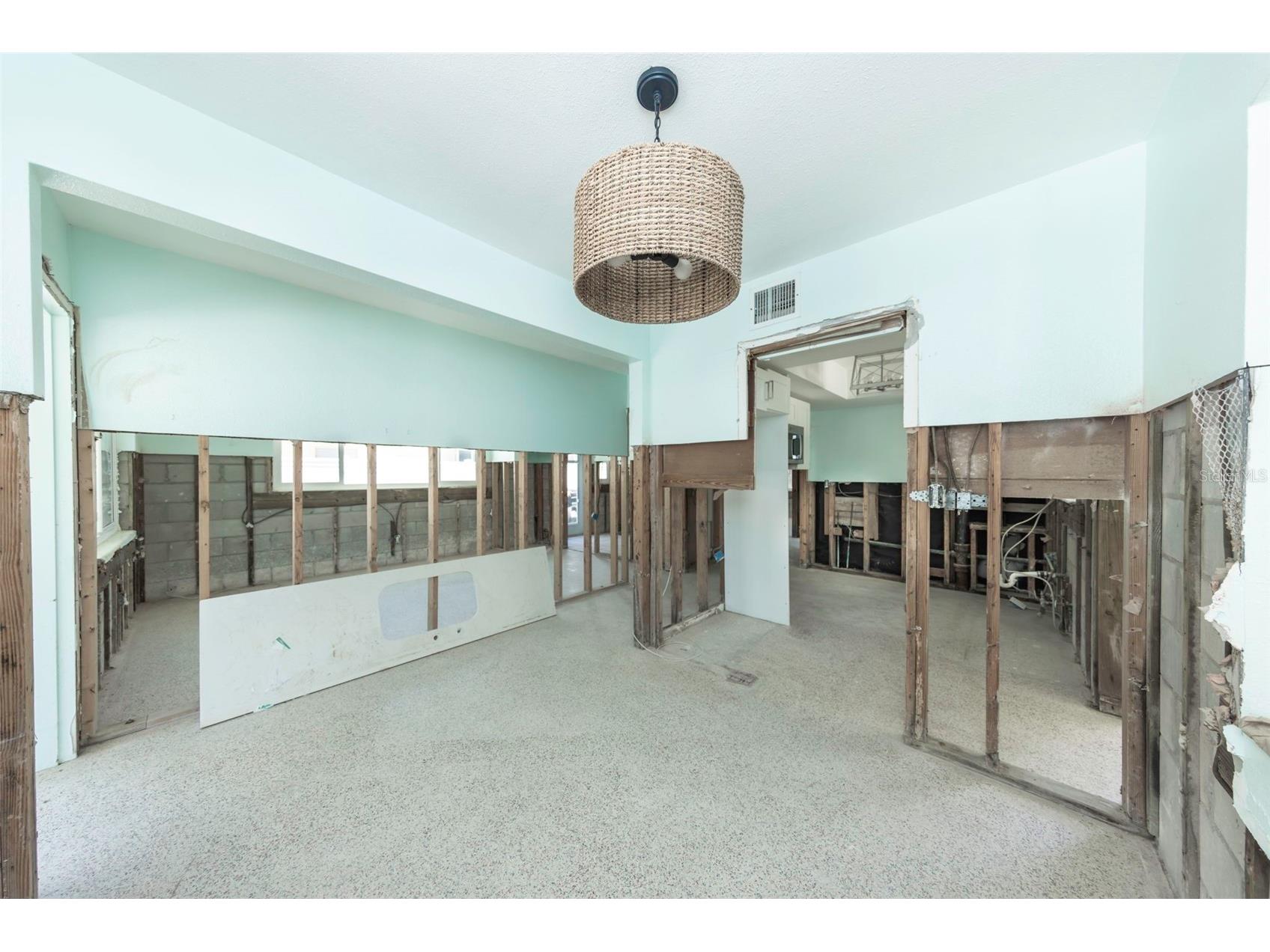 875 Bruce Avenue Clearwater FL 33767 TB8490595 image12