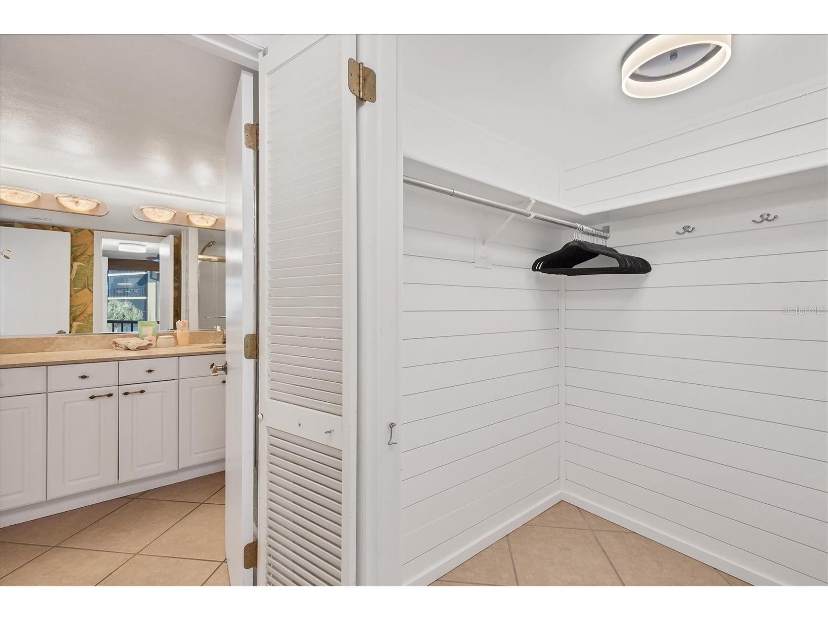 8750 Midnight Pass Road #302 Sarasota FL 34242 A4680093 image16