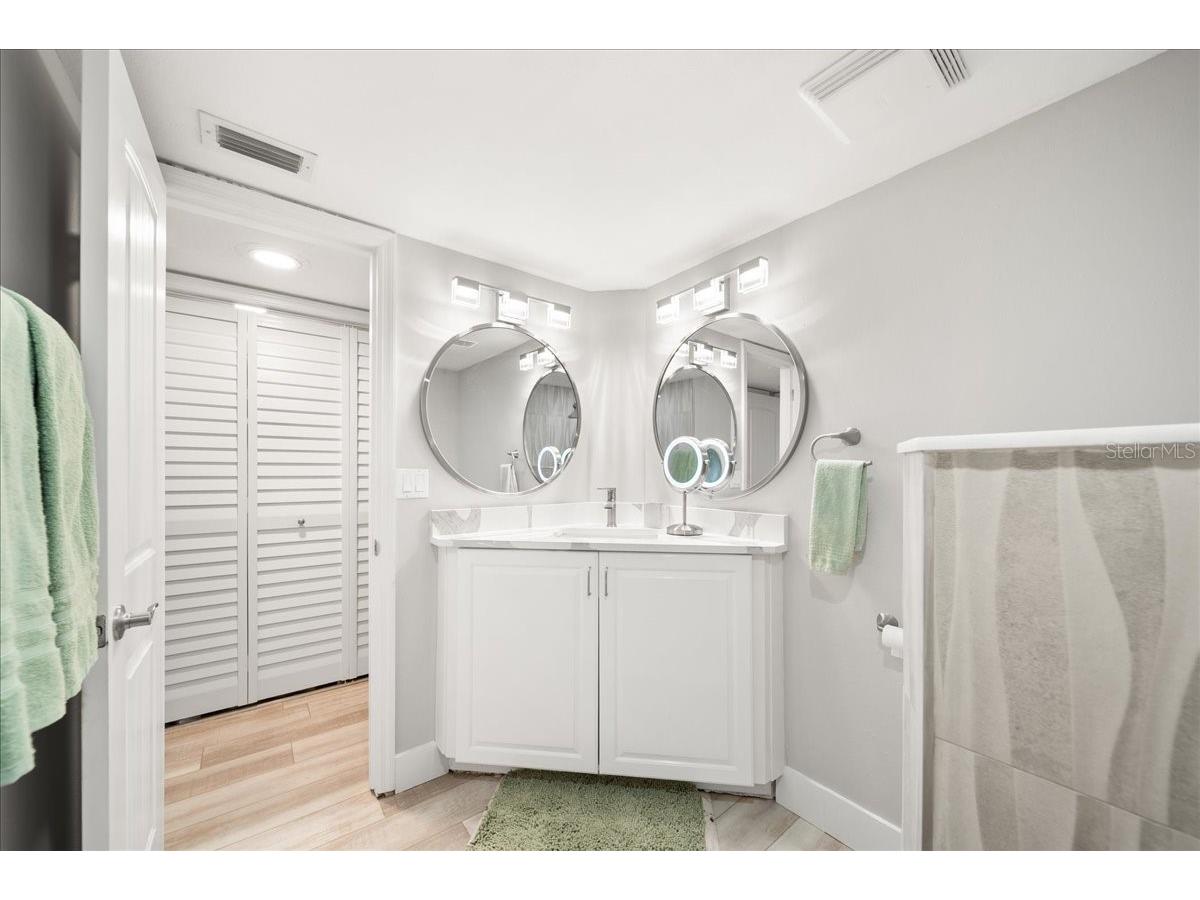 8750 Midnight Pass Road #501 Sarasota FL 34242 A4686287 image12