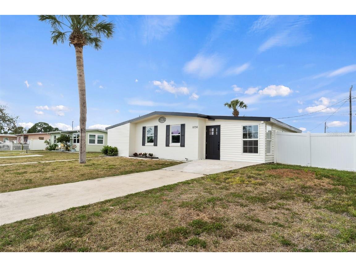 8756 Agress Avenue North Port FL 34287 A4609006 image1