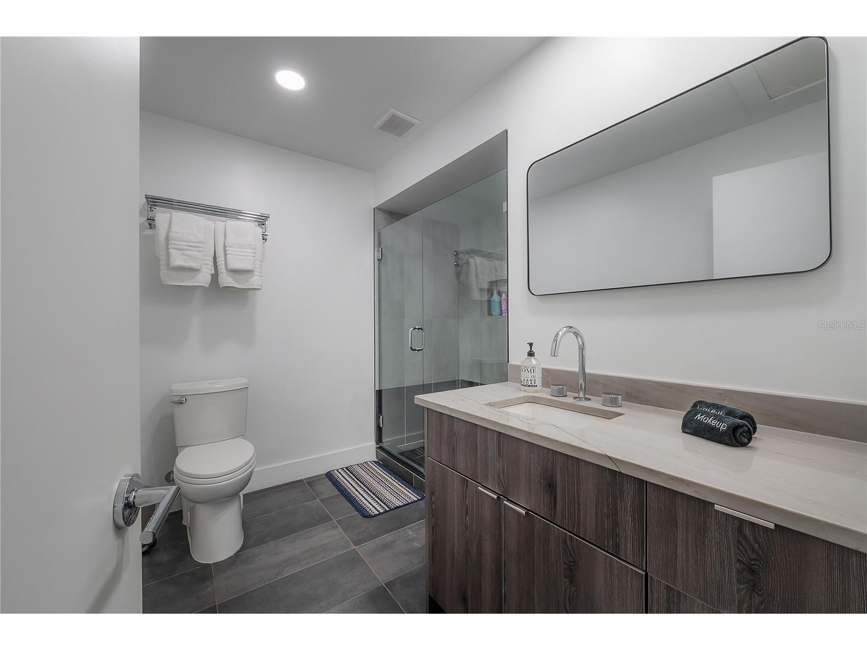 8757 Bay Pointe Drive Tampa FL 33615 TB8512133 image23