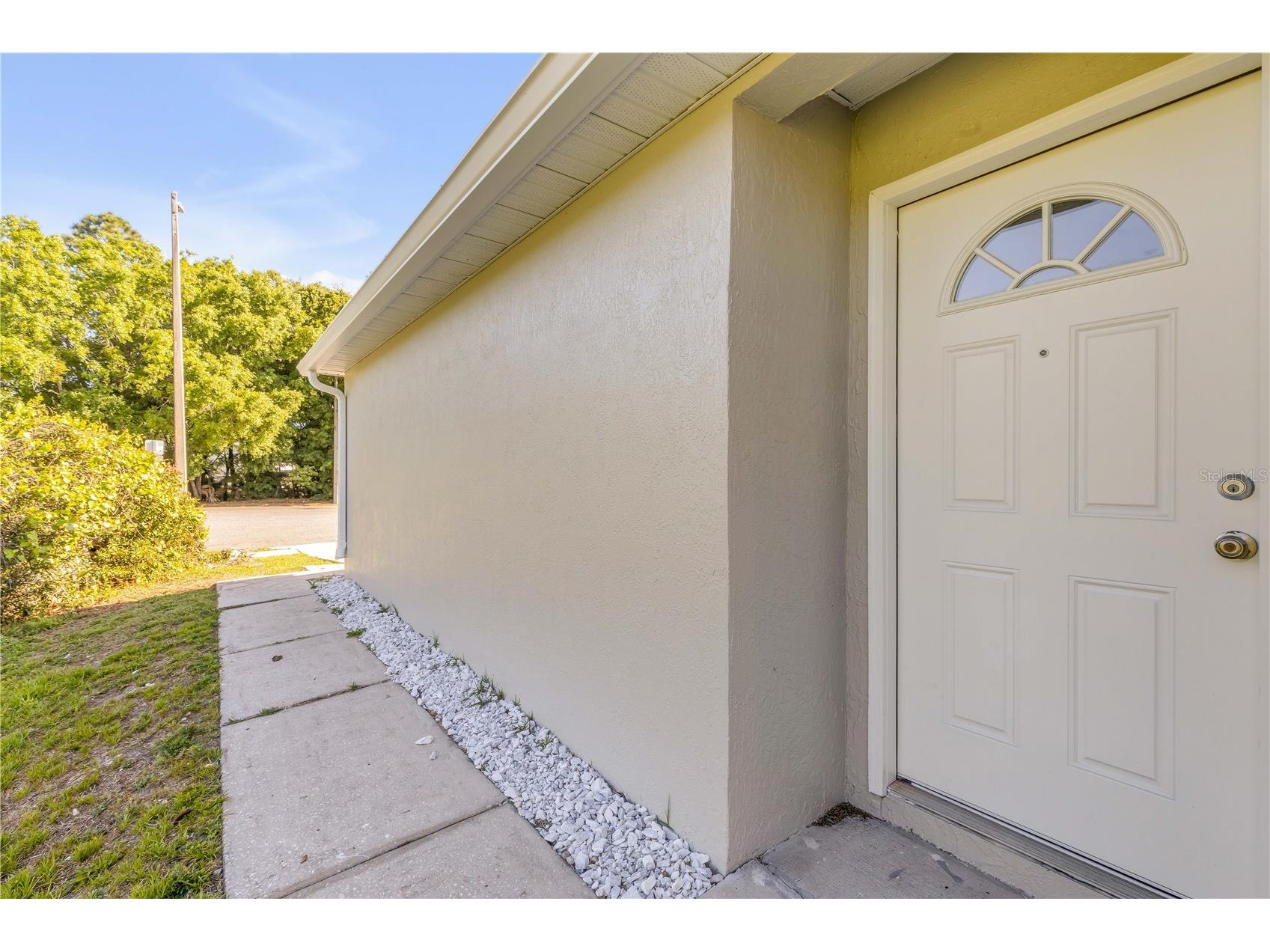 8757 Claiborne Court Orlando FL 32825 V4948292 image2