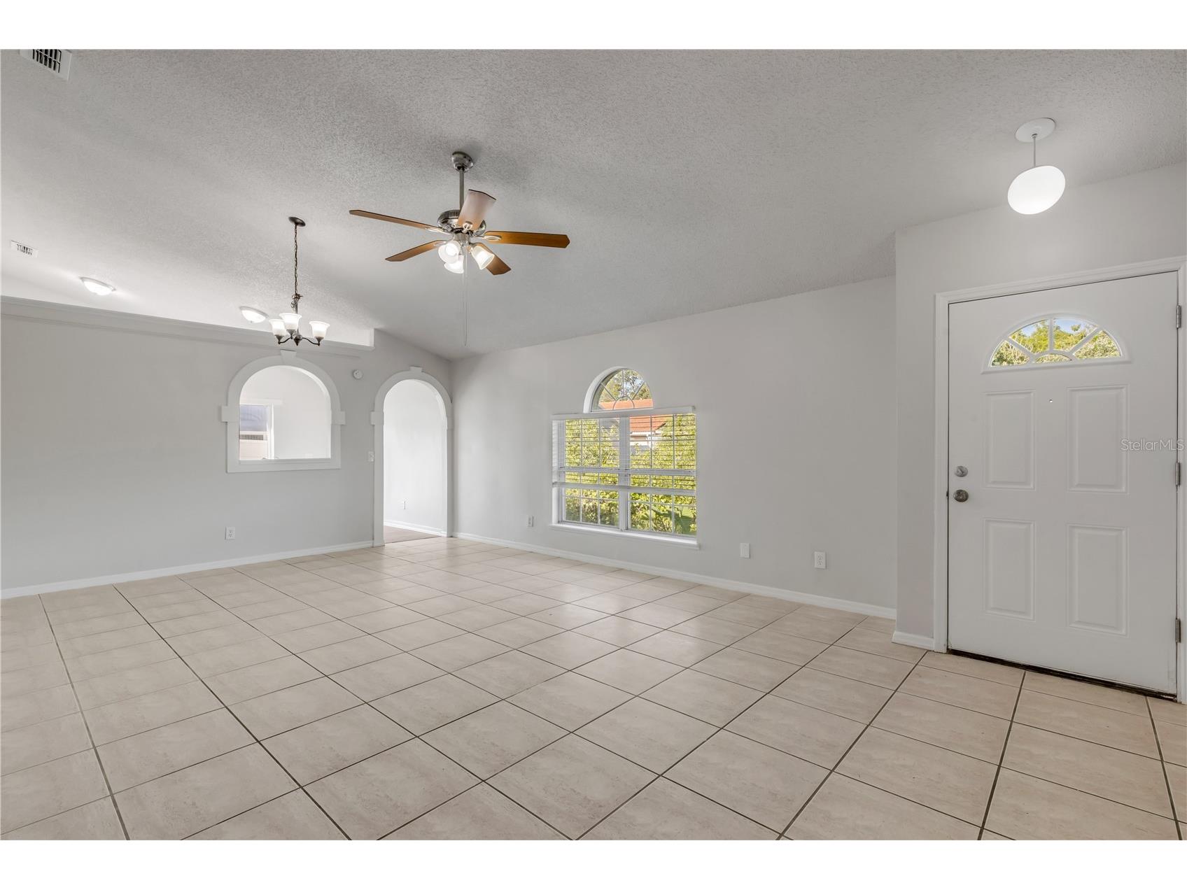 8757 Claiborne Court Orlando FL 32825 V4948292 image3