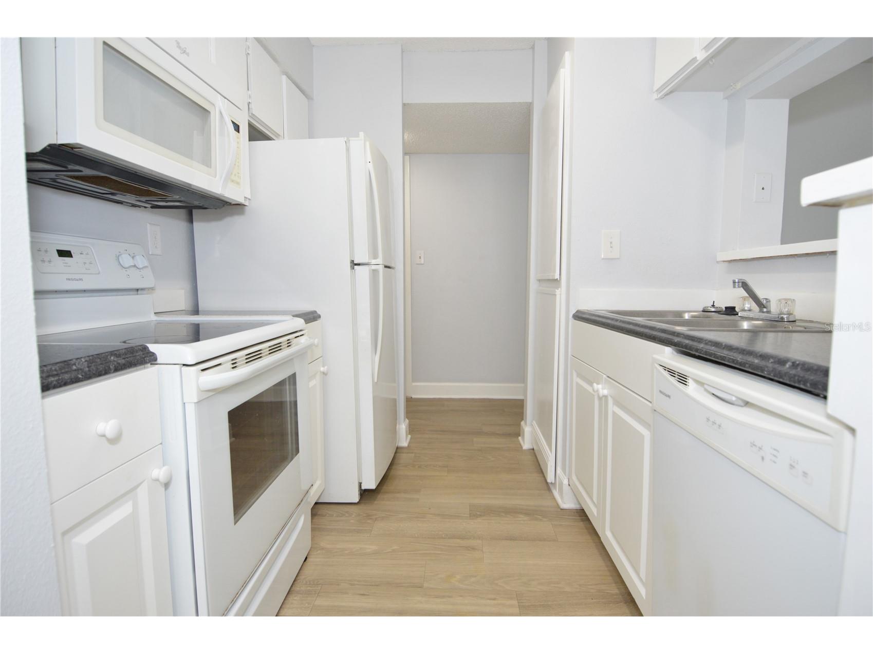 8758 Mallard Reserve Drive #101 Tampa FL 33614 TB8519769 image7
