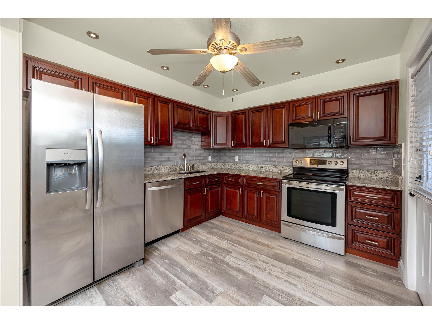8759 Orient Way NE Saint Petersburg FL 33702 TB8505898 image4