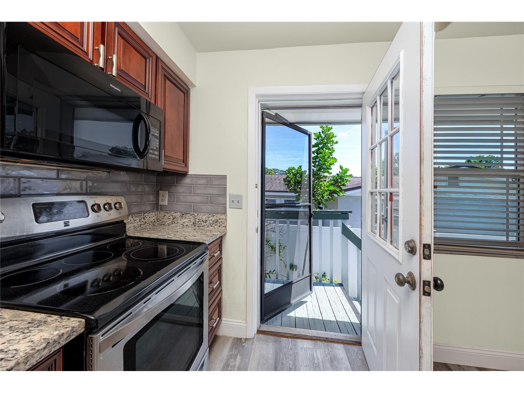 8759 Orient Way NE Saint Petersburg FL 33702 TB8505898 image9
