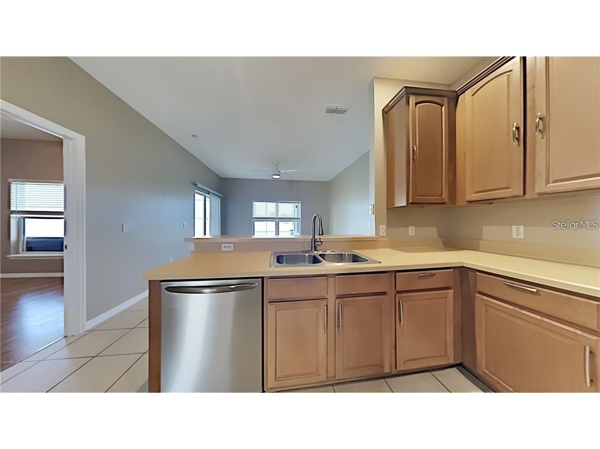 876 Hacienda Circle Kissimmee FL 34741 O6420589 image5