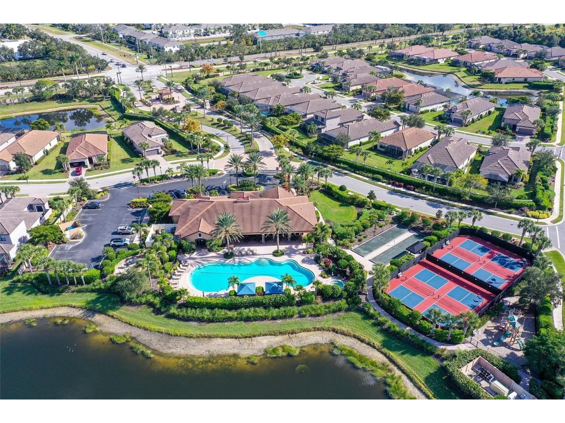 8760 Trattoria Terrace Sarasota FL 34238 A4673583 image43