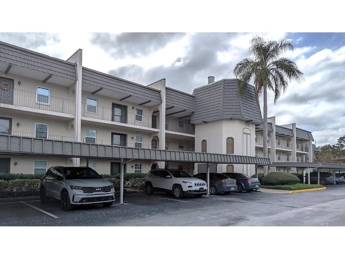 8765 Bardmoor Boulevard #104 Seminole FL 33777 U8221630 image1