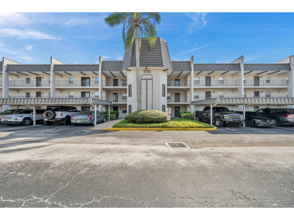 8765 Bardmoor Boulevard #302 Seminole FL 33777 U8232455 image1